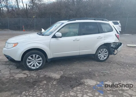 2012 Subaru Forester 2.5X Premium z USA, uszkodzony, nr VIN JF2SHADC0CH449763